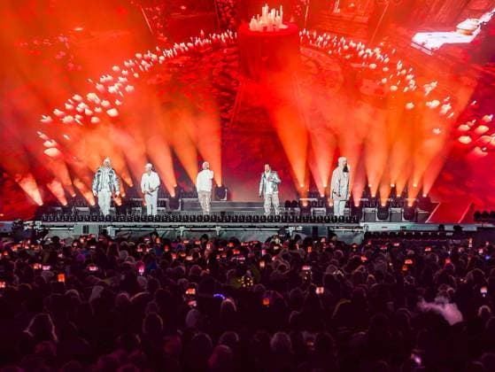 04.12.2025, Schladming, AUT, Unterwegs in Steiermark, Ski Opening 2025, Konzert, im Bild Backstreet Boys, Feature, Übersicht, Planai Stadion, Feature, Fan, Konzert,