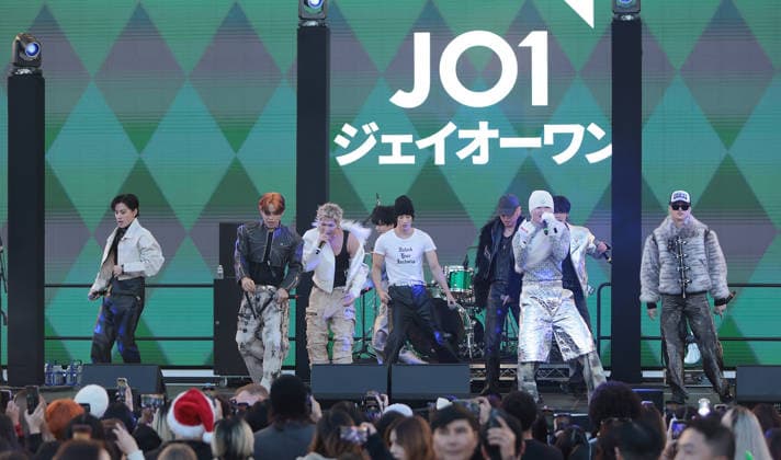iHeartRadio 102.7 KIIS FM s Jingle Ball 2025 - Pre-Show Village Keigo Sato, Junki Kono, Syoya Kimata, Sho Yonashiro, Sukai Kinjo, Takumi Kawanishi, Ren Kawashiri, Issei Mamehara, Ruki Shiroiwa of JO1 perform at iHeartRadio 102.7 KIIS FM s Jingle Ball 2025 Presented by Capital One - Pre-Show at Intuit Dome on December 05, 2025 in Los Angeles, California. Inglewood INTUIT DOME California USA Copyright: xCraSH imageSPACEx