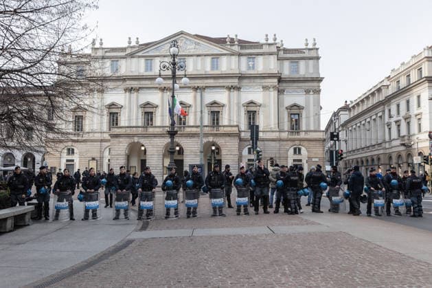 Protests accompany the opening of Italy’s world-famous La Scala opera season MILAN, ITALY – DECEMBER 7: Riot police guard the area in front of the Teatro alla Scala, hours before the premiere in Milan, Italy, on December 7, 2025. Teatro alla Scala is one of the most famous theaters in the world, and the opera that opens the season is Lady Macbeth of the Mtsensk District by Dmitry Dmitrievich Shostakovich. High-ranking officials from the city, the state, and Italy s social, economic, and cultural circles are in attendance. Andrea Carrubba Anadolu Milan Italy. Editorial use only. Please get in touch for any other usage. Copyright: x2025xAnadoluxAndreaxCarrubbax