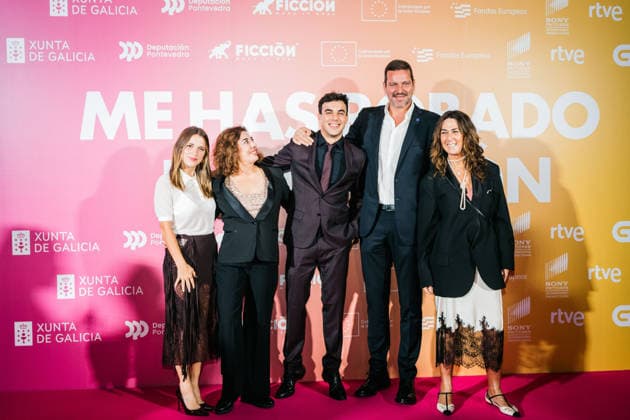 Premiere of the film Me has robado el corazón in Pontevedra I D The actress Ana Jara, the director Chus Gutiérrez, the actor Óscar Casas and the Regional Minister of Culture of the Xunta de Galicia, José López Campos, pose at the photocall for the premiere of the film Me has robado el corazón, at the Provincial Museum, on December 9, 2025, in Pontevedra, Galicia Spain The film, written and directed by Chus Gutiérrez, focuses on the contradictions of the system and the vital frustration of young people in todays Spain 09 DECEMBER 2025 PHOTOCALL PREMIERE MOVIE CINEMA ACTORS Pontevedra Galicia Galicia Pontevedra Galicia Galicia Spain Copyright: xBeatrizxCiscarx 7159449