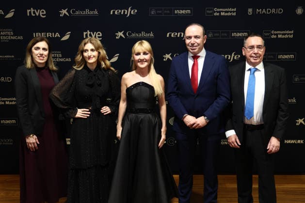 Photocall prior to the Gala of the Academy of Performing Arts of Spain The president of the Academy, Cayetana Guillén Cuervo c , poses with the board of directors of the Academy of Performing Arts of Spain, during the photocall prior to the Gala of the Academy of Performing Arts of Spain, at the Teatro Calderón, on December 15, 2025, in Valladolid, Castilla y León Spain The Academy of Performing Arts of Spain, with the collaboration of the Municipal Foundation of Culture of Valladolid, celebrates its Gold Medals and Distinctions of Honor ceremony, with the collaboration of the Fundación Municipal de Cultura de Valladolid, celebrates its Gold Medals and Distinctions of Honor Award Ceremony, a recognition to individuals or entities with an o Copyright: xPhotogenic ClaudiaxAlbax 7171791