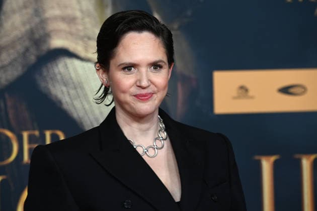 Emily COX, Schauspielerin, Portraet, Porträt, Portrait, Angeschnittenes Einzelbild, Einzelmotiv, Roter Teppich, Red Carpet Show, Ankunft, arrival, Filmpremiere DER MEDICUS 2 am 15.12.2025 im Cinedom-Kino in Koeln,
