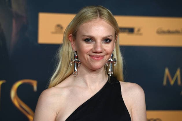 Aine Rose DALY, Schauspielerin, Portraet, Porträt, Portrait, Angeschnittenes Einzelbild, Einzelmotiv, Roter Teppich, Red Carpet Show, Ankunft, arrival, Filmpremiere DER MEDICUS 2 am 15.12.2025 im Cinedom-Kino in Koeln,