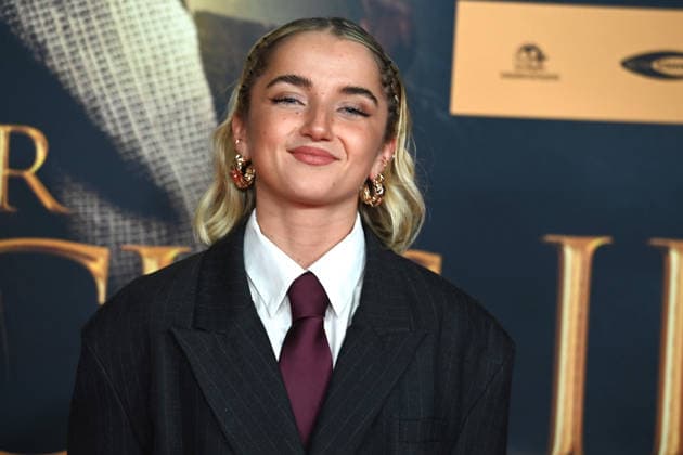 Rosie BOORE, Schauspielerin, Portraet, Porträt, Portrait, Angeschnittenes Einzelbild, Einzelmotiv, Roter Teppich, Red Carpet Show, Ankunft, arrival, Filmpremiere DER MEDICUS 2 am 15.12.2025 im Cinedom-Kino in Koeln,