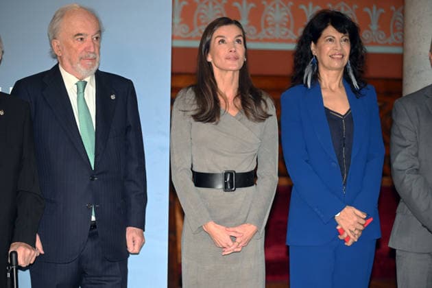 The Queen presides over the commemorative ceremony of the 20th anniversary of Fundación del Espanol Urgente FundéuRAE The director of the RAE, Santiago Munoz Machado, Queen Letizia and the Minister of Equality, Ana Redondo, during the commemorative ceremony of the 20th anniversary of Fundación del Espanol Urgente FundéuRAE, held at the Real Academia Espanola, on December 17, 2025, in Madrid Spain In these twenty years, the Foundation, promoted by the Real Academia Espanola RAE and the EFE Agency, has become one of the main references for Spanish-speaking journalists and, in general, for language professionals in the news world, has become one of the main points of reference for Spanish-speaking journalists and, in general, for language pro Copyright: xJosà xOlivax 7174736