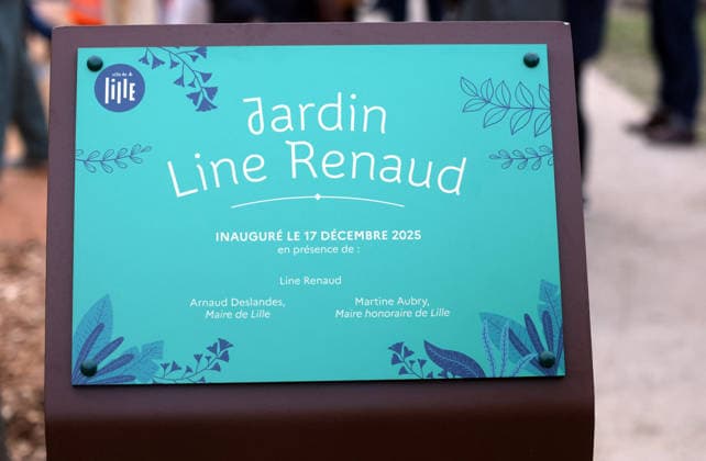 Line Renaud, 97, inaugurated a public garden bearing her name in Lille, France, on Wednesday, December 17, 2025 Claude Dubourg Bestimage French singer, revue leader and actress Line Renaud, 97, inaugurated a public garden bearing her name in Lille, France, on Wednesday, December 17, 2025 Lille France Copyright: xClaudexDubourgx xBestimagexClaudexDubourgx xBestimagex