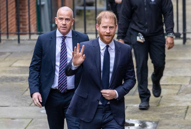 January 19, 2026, London, England, United Kingdom: Prince HARRY, the Duke of Sussex arrives at the Royal Courts Of Justice, central London, for the trial over allegations of unlawful information gathering brought against Associated Newspapers Limited (ANL) by seven people - the Duke of Sussex, Baroness Doreen Lawrence, Sir Elton John, David Furnish, Liz Hurley, Sadie Frost and Sir Simon Hughes. London United Kingdom - ZUMAs262 20260119_zip_s262_004 Copyright: xTayfunxSalcix