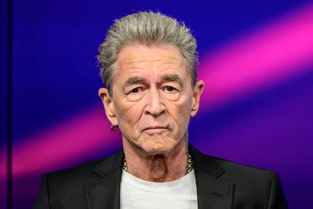 GER, Berlin, studio, guest on - maischberger, political talk show, TV, format, with host - Sandra Maischberger, Das Erste, from Adlershof - at Studio 20, pictured from left: Peter Maffay (musician), January 20, 2026, Copyright: HMBxMedia UwexKoch