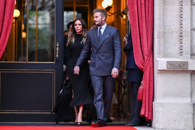 Victoria Beckham and her husband David Beckham Victoria Beckham, accompanied by her family, leaving the Hotel La Réserve to go to the Ministry of Culture to be made a Knight of the Order of Arts and Letters in Paris, France, on January 26, 2026 Yehiel Chekroune Bestimage Victoria Beckham, accompanied by her family, leaving the Hotel La Réserve to go to the Ministry of Culture to be made a Knight of the Order of Arts and Letters in Paris, France, on January 26, 2026 Paris France Copyright: xYehielxChekrounex xBestimagexYehielxChekrounex xBestimagex
