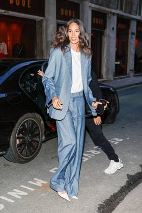 Cindy Bruna Victoria Beckham, accompanied by her family, arrives at the Ministry of Culture to be elevated to the rank of Knight of the Order of Arts and Letters in Paris, France, on January 26, 2026 Cyril Moreau Bestimage Victoria Beckham, accompanied by her family, arrives at the Ministry of Culture to be elevated to the rank of Knight of the Order of Arts and Letters in Paris, France, on January 26, 2026 Paris France Copyright: xCYRILxMOREAUx xBESTIMAGExCYRILxMOREAUx xBESTIMAGEx
