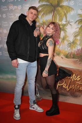 Promis unter Palmen Premiere 2026. Edith Stehfest und Freund Damian Beyert bei der Premiere des Realityformats Promis unter Palmen im CINENOVA Koeln am 04.02.2026. Koeln CINENOVA Nordrhein-Westfalen