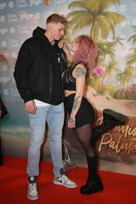 Promis unter Palmen Premiere 2026. Edith Stehfest und Freund Damian Beyert bei der Premiere des Realityformats Promis unter Palmen im CINENOVA Koeln am 04.02.2026. Koeln CINENOVA Nordrhein-Westfalen