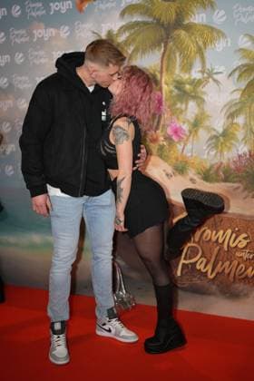 Promis unter Palmen Premiere 2026. Edith Stehfest und Freund Damian Beyert bei der Premiere des Realityformats Promis unter Palmen im CINENOVA Koeln am 04.02.2026. Koeln CINENOVA Nordrhein-Westfalen