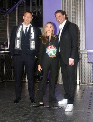 RECORD DATE NOT STATED Marco Materazzi, Kate Barton and Imad Izemrane, light the Empire State Building. (NEW) Marco Materazzi, Kate Barton and Imad Izemrane, light the Empire State Building. February 10, 2026, New York, USA: (L-R) Marco Materazzi, former soccer player and manager along with Kate Barton, fashion designer and Imad Izemrane, Co-Founder and Chief Executive Officer of N4XT Experiences light the Empire State Building in partnership with N4XT Experiences to kick off New York Fashion Week. Credit: Niyi Fote Thenews2 (Foto: Niyi Fote Thenews2 imago images) Marco Materazzi, Kate Barton and Imad Izemrane, light the Empire State Building. Copyright: xNiyixFotex