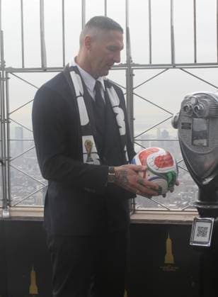 RECORD DATE NOT STATED Marco Materazzi, Kate Barton and Imad Izemrane, light the Empire State Building. (NEW) Marco Materazzi, Kate Barton and Imad Izemrane, light the Empire State Building. February 10, 2026, New York, USA: Marco Materazzi, former soccer player and manager along with Kate Barton, fashion designer and Imad Izemrane, Co-Founder and Chief Executive Officer of N4XT Experiences light the Empire State Building in partnership with N4XT Experiences to kick off New York Fashion Week. Credit: Niyi Fote Thenews2 (Foto: Niyi Fote Thenews2 imago images) Marco Materazzi, Kate Barton and Imad Izemrane, light the Empire State Building. Copyright: xNiyixFotex