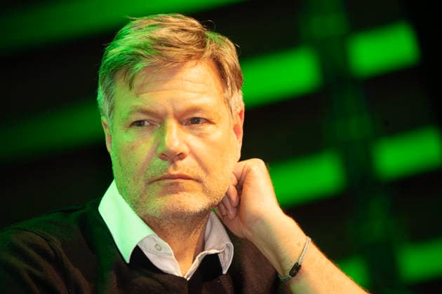 Robert Habeck, Die Grünen, ehemaliger Wirtschaftsminister bei Grünen-Wahlkampftermin: Krause trifft Habeck, Muffathalle, München, 13. Februar 2026 Deutschland, München, 13. Februar 2026, Robert Habeck, 56, Die Grünen, ehemaliger Wirtschaftsminister und Vizekanzler, Wahlkampftermin Krause trifft Habeck, Dominik Krause ist OB-Kandidat der Münchner Grünen, Muffathalle, Münchner Kommunalwahlkampf zur Stadtratswahl am 8. März, Politik, Wahlkampf, Bayern