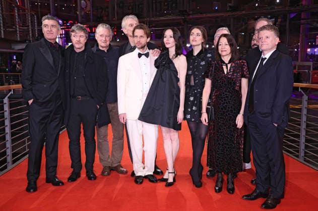 Mark O™Halloran, Barry Ward, Bill Pullman, Grant Gee, Anders Danielsen Lie, Valene Kane, Katie McGrath, Albert Berger, Janine Marmot, Gast, Alan Maher bei der Premiere des Kinofilms Everybody Digs Bill Evans auf der Berlinale 2026 76. Internationale Filmfestspiele Berlin im Berlinale Palast. Berlin, 13.02.2026