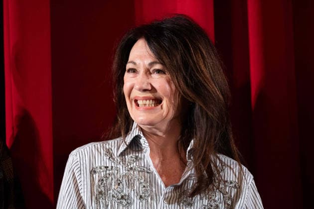 Iris BERBEN, Schauspielerin, Portraet, Porträt, Portrait, Angeschnittenes Einzelbild, Einzelmotiv, Buehnenpraesentation nach dem Film ,,Ein fast perfekter Antrag,, den die Lichtburg in Essen als Vorpremiere in ihrer Reihe Seniorenkino zeigt, 19.02.2026.