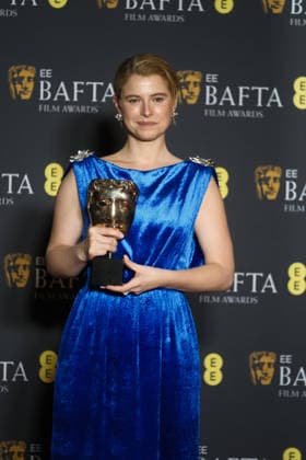 2026 EE BAFTA Film Awards, Royal Festival Hall, London, UK, 22 February 2026. Jessie Buckley in the winners press room at the 2026 EE BAFTA Film Awards, Royal Festival Hall, London, UK, 22 February 2026., Credit:Julie Edwards Avalon United Kingdom, London Copyright: xJuliexEdwardsx xAvalonx 1077463429