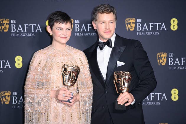 EE BAFTA Film Awards 2026 Winners - Royal Festival Hall, Southbank, London (L-R) - Ginnifer Goodwin and Josh Dallas pose with the BAFTA for Best Animated Film for Zootropolis 2 in the Winners Room at the EE BAFTA Film Awards 2026 at Royal Festival Hall, Southbank in London, England, UK on Sunday 22 February, 2026., Credit:Justin Ng Avalon UK, England, London, Royal Festival Hall, Southbank Copyright: xJustinxNgx xAvalonx 1077638468