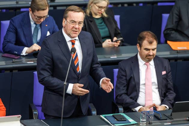 Bundestag Boris Pistorius (SPD), Bundesminister der Verteidigung, bei der Befragung der Bundesregierung im Deutschen Bundestag am 25.02.26 in Berlin. Berlin Berlin Deutschland Bundestag