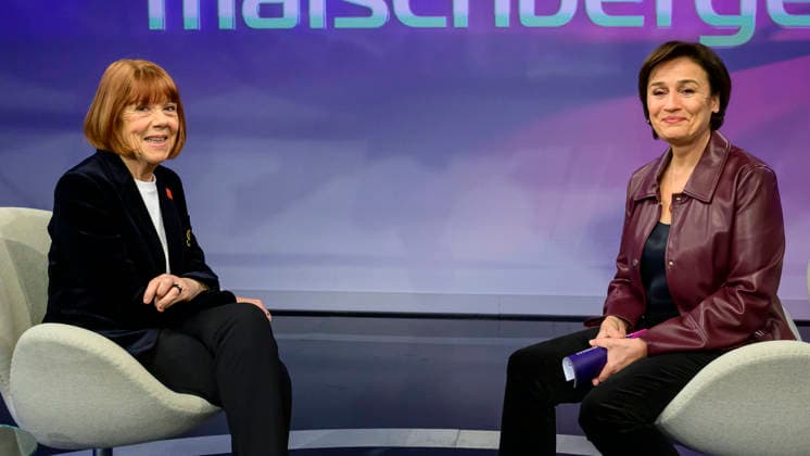 GER, Berlin, studio, guest on - maischberger, political talk show, TV, format, with host - Sandra Maischberger, Das Erste, from Adlershof - at Studio 20, pictured from left: Gisele Pelicot, French and Sandra Maischberger, pre recording, February 25, 2026, Copyright: HMBxMedia UwexKoch