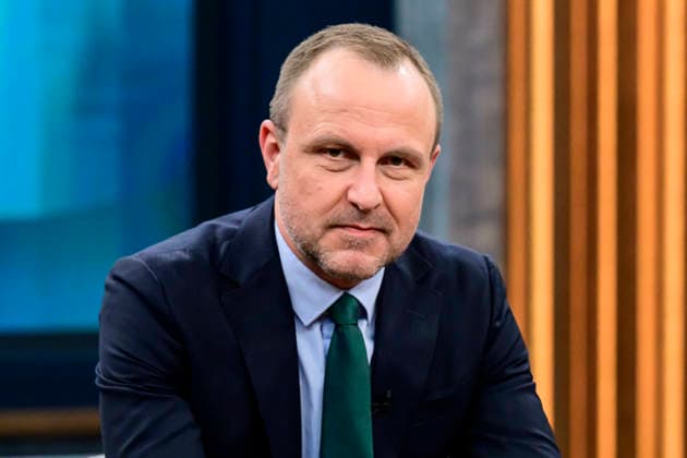 In the picture, from left: Peter Neumann, Professor of Security Studies, King s College London, GER, Berlin, studio, guest on Caren Miosga s political talk show, TV, format, with presenter, Das Erste, from Adlershof at Studio 20, topic: War in the Middle East will the regime in Iran now fall?, March 1, 2026 Copyright: HMBxMedia UwexKoch