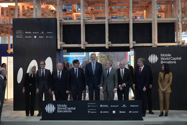 The King inaugurates MWC Barcelona 2026 2i 3d The President of Fira de Barcelona, Pau Relat the Minister of Industry and Tourism, Jordi Hereu the President of the Generalitat, Salvador Illa King Felipe VI the Mayor of Barcelona, Jaume Collboni, and the CEO and Executive Director of GSMA Ltd, John Hoffman, during the inauguration of the Mobile World Congress Barcelona 2026, at the Fira de Barcelona, on March 2, 2026, in L Hospitalet de Llobregat, Barcelona, Catalonia Spain MWC Barcelona 2026, which celebrates its 20th edition in Barcelona between March 2 and 5, has as its main themes smart grids, digital sovereignty and the redefinition of the operating model 02 MARCH 2026 L Hospitalet de Llobregat, Barce L Hospitalet de Llobregat, Barce Es Copyright: xDavidxZorrakinox 7330934