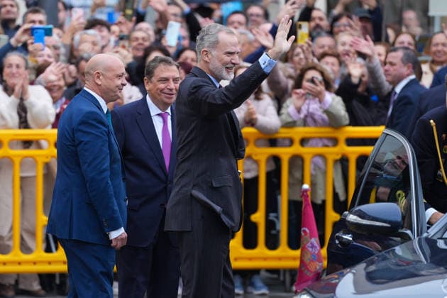 Felipe VI visits the Town Hall of Dos Hermanas Seville King Felipe VI greets upon his arrival at the Town Hall of Dos Hermanas On March 4, 2026 in Dos Hermanas, Seville Andalusia, Spain King Felipe VI goes this Wednesday, March 4, 2026 to the Town Hall of Dos Hermanas, where he will be received by the mayor of the town, Paco Rodriguez, will greet the municipal corporation and sign in the Book of Honor of the city The Consistory calls it an honor and highlights the historical link with the Royal House his parents visited in 1987 04 MARCH 2026 Francisco J Dos Hermanas, Sevilla Andalucia Dos Hermanas, Sevilla Andalucia Espana Copyright: xFranciscoxJ.xOlmox 7336382