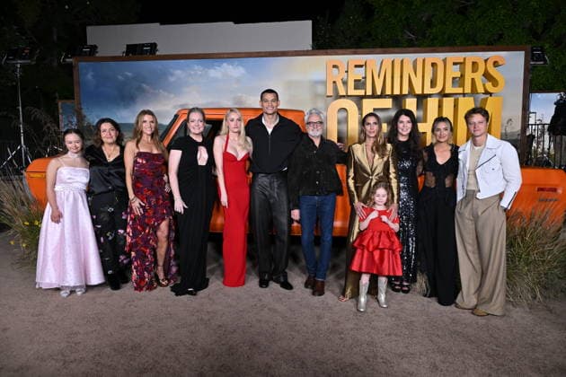 ˜Reminders of Him™ Premiere Monika Myers, Lauren Levine, Gina Matthews, Colleen Hoover, Maika Monroe, Tyriq Withers, Bradley Whitford, Vanessa Caswill, Zoe Kosovic, Lauren Graham, Lainey Wilson and Rudy Pankow arriving to Universal Pictures premiere of Reminders of Him held at the Hollywood Legion Theater at Post 43 on March 09, 2026 in Los Angeles, CA. Los Angeles Hollywood Legion Theater at Post 43 California USA Copyright: xLisaxOConnorx xAFF-USA.comx