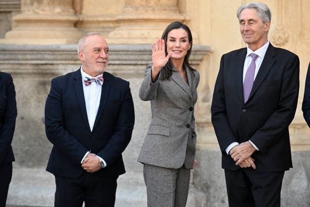 Queen Letizia c and the rector of the University of Alcalá de Henares, José Vicente Saz Pérez d , pose on their arrival at the closing ceremony of the third edition of the Masters Degree in International Reporting at the University of Alcalá de Henares, on March 12, 2026, in Alcalá de Henares Madrid, In collaboration with the RTVE Institute, the program combines academic training and professional experience to prepare students to cover global events, conflicts, crises and political and social transformations. It also focuses on the journalistic genre par excellence, reportage UNIVERSIDAD MÁSTER REINA José Alcalá de Henares Alcala de Henares Alcala de Henares Spain Copyright: xJosà xOlivax 7359700