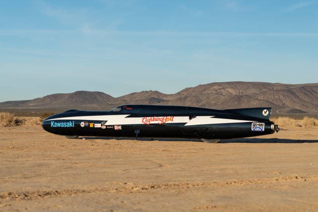Record-breaking 300mph motorcycle is heading under the hammer Story from Jam Press (Fastest Motorbike Sale) Pictured: 1975 Don Vesco Silver Bird Lightning Bolt. Record-breaking 300mph motorcycle is heading under the hammer A record-breaking motorcycle, which was the first to ever hit 300mph, is heading under the hammer. The iconic 1975 Don Vesco Silver Bird Lightning Bolt land speed motorcycle is looking for a new owner. The unique piece of motorbiking history set an international record of 303mph in 1975. The bike is kitted out with two Yamaha TZ750 engines, as reported by CreatorZine. It was built by Don Vesco to race on the Bonneville Salt Flats, in Utah, the USA. Three years after the Silver Bird broke the record, the racer tran Copyright: xJamxPress MecumxAuctions