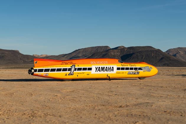 Record-breaking 300mph motorcycle is heading under the hammer Story from Jam Press (Fastest Motorbike Sale) Pictured: 1975 Don Vesco Silver Bird Lightning Bolt. Record-breaking 300mph motorcycle is heading under the hammer A record-breaking motorcycle, which was the first to ever hit 300mph, is heading under the hammer. The iconic 1975 Don Vesco Silver Bird Lightning Bolt land speed motorcycle is looking for a new owner. The unique piece of motorbiking history set an international record of 303mph in 1975. The bike is kitted out with two Yamaha TZ750 engines, as reported by CreatorZine. It was built by Don Vesco to race on the Bonneville Salt Flats, in Utah, the USA. Three years after the Silver Bird broke the record, the racer tran Copyright: xJamxPress MecumxAuctions