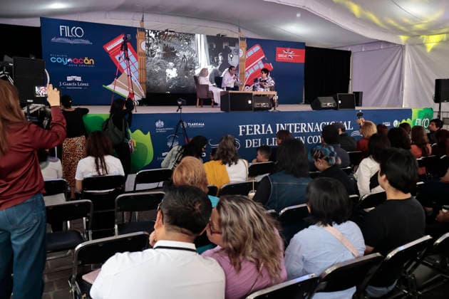 March 14, 2026, Mexico City, Cdmx, Mexico: At the Coyoaco¡n Book Fair, the presentation Women Who Write, Worlds That Change was given by Mexican writer and journalist ELENA PONIATOWSKA, along with Mexican writer, activist, academic critic, and professor MARGO GLAZ. They discussed the role of women in writing, history, and education in Mexico, offering a different perspective from a feminist standpoint. Mexico City Mexico - ZUMAp204 20260314_zip_p204_026 Copyright: xJosuexPerezx