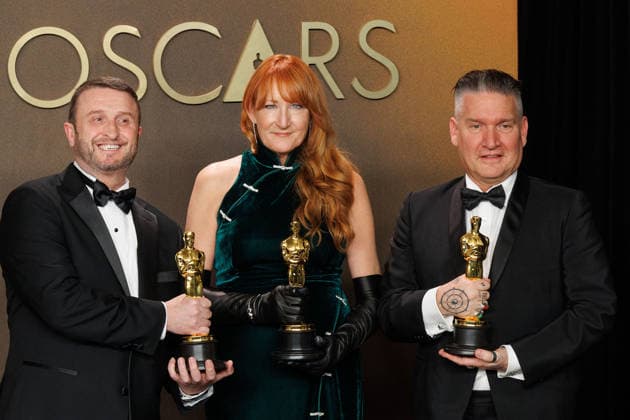 March 15, 2026, Hollywood, California, USA: (L-R) Mike Hill, Cliona Furey, and Jordan Samuel, winners of the Best Makeup and Hairstyling for Frankenstein , pose in the press room of the 98th Annual Academy Awards on Sunday March 15, 2026 at the Dolby Theater in Hollywood, California. PRENSA INTERNACIONAL Hollywood USA - ZUMAp124 20260315_zaa_p124_325 Copyright: xPrensaxInternacionalx