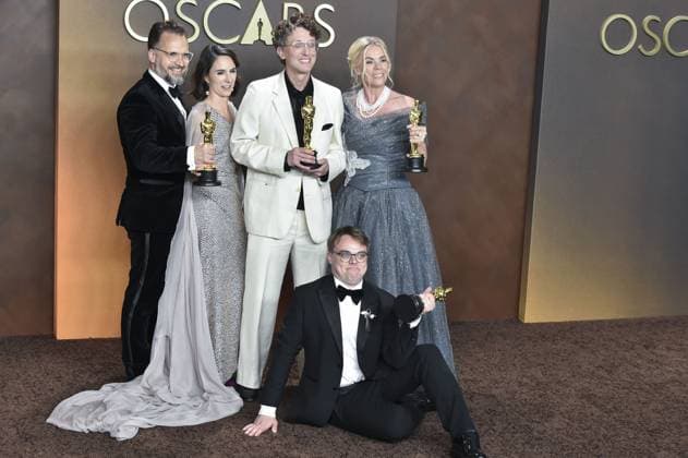 Radovan Sibrt, Al~bta Karásková, David Borenstein, Pavel Talankin, and Helle Faber, in the press room for The 98th Academy Awards - Press Room, Dolby Theatre at Ovation Hollywood, Los Angeles, CA, March 15, 2026. Photo By: Elizabeth Goodenough Everett Collection The 98th Academy Awards - Press Room PUBLICATIONXNOTxINxCANxCHNxFRAxITAxJPNxNORxPOLxRUSxESPxUKxUSA