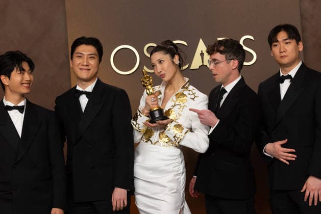 98th Oscars, Academy Awards Yuhan, ZHUN, EJAE, Mark Sonnenblick, and NHD pose backstage with the Oscar for Original Song during the live ABC Telecast of the 98th Oscars at Dolby Theatre at Ovation Hollywood on Sunday, March 15, 2026., Credit:SS Avalon United States of America, CA, Hollywood, Dolby Theater Copyright: xSSx xAvalonx 1083397395