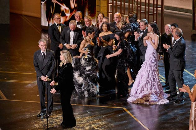 98th Oscars, Academy Awards Paul Thomas Anderson, Sarah Murphy, Anthony Carlino, Will Weiske, Andy Jurgensen, Teyana Taylor, Michael Bauman, Cassandra Kulukundis, Regina Hall, Shayna McHale aka Junglepussy, Leonardo DiCaprio, Chase Infiniti and Benicio del Toro accept the Oscar for Best Picture during the 98th Oscars at the Dolby Theatre at Ovation Hollywood on Sunday, March 15, 2026., Credit:Avalon.red Avalon United States of America, CA, Hollywood, Dolby Theater Copyright: xAvalon.redx xAvalonx 1083410574