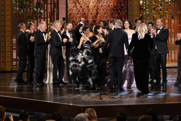 98th Oscars, Academy Awards Andy Jurgensen, Teyana Taylor, Michael Bauman, Cassandra Kulukundis, Regina Hall, Shayna McHale aka Junglepussy, Leonardo DiCaprio, Chase Infiniti and Benicio del Toro accept the Oscar for Best Picture during the 98th Oscars at the Dolby Theatre at Ovation Hollywood on Sunday, March 15, 2026., Credit:Avalon.red Avalon United States of America, CA, Hollywood, Dolby Theater Copyright: xAvalon.redx xAvalonx 1083415268
