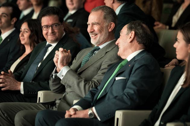 The King presides over the presentation of the Iberdrola Scholarships 2026 i d The Minister for Digital Transformation and the Civil Service, Óscar López, King Felipe VI and the Chairman of Iberdrola, Ignacio Sánchez, during the presentation of the Iberdrola Scholarships, at the Iberdrola Campus, on March 15, 2026, in San Agustín de Guadalix, Madrid Spain The scholarships contribute to excellence in the training of young people, providing them with a high degree of qualification that facilitates their access to their first job These scholarships promote the training of young high-level professionals in the field of energy, pursuing studies in different areas of interest Computer Engineering, Mathematics and Big Data, Cybersecurity, Informa Copyright: xEuropaxPressx 7370994