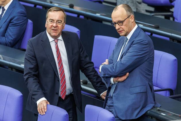 Bundestag Boris Pistorius (SPD), Bundesminister der Verteidigung und Bundeskanzler Friedrich Merz (CDU), im Deutschen Bundestag am 18.03.26 in Berlin. Berlin Berlin Deutschland Bundestag