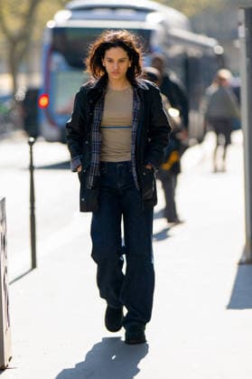Exclusive Spanish singer Rosalia strolls through the streets of Paris before joining her partner, French model Loli Bahia Roubille, in Paris, France, on March 19, 2026 Yehiel Chekroune Bestimage Exclusive Spanish singer Rosalia strolls through the streets of Paris before joining her partner, French model Loli Bahia Roubille, in Paris, France, on March 19, 2026 Paris France Copyright: xYehielxChekrounex xBestimagexYehielxChekrounex xBestimagex
