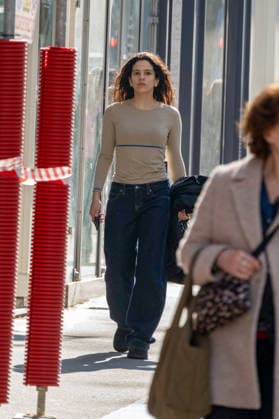 Exclusive Spanish singer Rosalia strolls through the streets of Paris before joining her partner, French model Loli Bahia Roubille, in Paris, France, on March 19, 2026 Yehiel Chekroune Bestimage Exclusive Spanish singer Rosalia strolls through the streets of Paris before joining her partner, French model Loli Bahia Roubille, in Paris, France, on March 19, 2026 Paris France Copyright: xYehielxChekrounex xBestimagexYehielxChekrounex xBestimagex