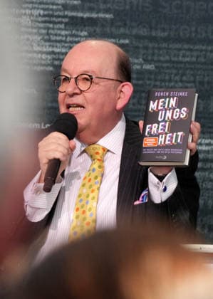 Buchmesse Leipzig GER, Leipzig,20260319, Buchmesse Leipzig, Messehalle , Denis Scheck, Best of druckfrisch, , Vorstellung von neuerscheinungen, ist Übersetzer und Journalist in Hörfunk und Fernsehen, meinungsfreiheit, Ronen Steinke