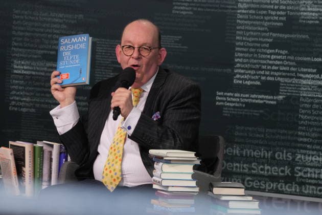 Buchmesse Leipzig GER, Leipzig,20260319, Buchmesse Leipzig, Messehalle , Denis Scheck, Best of druckfrisch, , Vorstellung von neuerscheinungen, ist Übersetzer und Journalist in Hörfunk und Fernsehen, Salam Rushdie, Die elfte Stunde