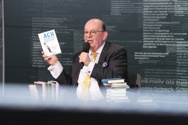 Buchmesse Leipzig GER, Leipzig,20260319, Buchmesse Leipzig, Messehalle , Denis Scheck, Best of druckfrisch, , Vorstellung von neuerscheinungen, ist Übersetzer und Journalist in Hörfunk und Fernsehen, ach die dumme Literatur, Nicolas mahler, Shurkamp Verlag