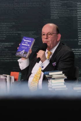 Buchmesse Leipzig GER, Leipzig,20260319, Buchmesse Leipzig, Messehalle , Denis Scheck, Best of druckfrisch, , Vorstellung von neuerscheinungen, ist Übersetzer und Journalist in Hörfunk und Fernsehen,Maurice und Maralyn, von Sophie Elmhirst