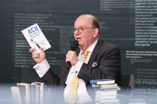 Buchmesse Leipzig GER, Leipzig,20260319, Buchmesse Leipzig, Messehalle , Denis Scheck, Best of druckfrisch, , Vorstellung von neuerscheinungen, ist Übersetzer und Journalist in Hörfunk und Fernsehen, ach die dumme Literatur, Nicolas mahler, Shurkamp Verlag