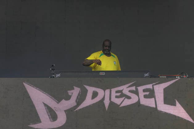 Sao Paulo (SP), 03 20 2026 - Culture Shows Festival DJ Diesel - Shaquille O Neal performs as DJ Diesel at Lollapalooza Brazil 2026. Using the stage name DJ Diesel (one of his nicknames on the dance floor), Shaq performed on the Perry s stage, dedicated to electronic music, this Friday, March 20, 2026. NBA legend Shaquille O Neal will perform as DJ Diesel at Lollapalooza Brazil 2026. (Foto: Leco Viana Thenews2 imago images) Sao Paulo (SP), 03 20 2026 - Culture Shows Festival DJ Diesel - Shaquille O Neal performs as DJ Diesel at Lollapalooza Brazil 2026. Using the stage name DJ Diesel (one of his nicknames on the dance floor), Shaq performed on the Perry s stage, dedicated to electronic music, this Friday, March 20, 2026. Copyright: xLecoxVianax
