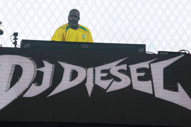 Sao Paulo (SP), 03 20 2026 - Culture Shows Festival DJ Diesel - Shaquille O Neal performs as DJ Diesel at Lollapalooza Brazil 2026. Using the stage name DJ Diesel (one of his nicknames on the dance floor), Shaq performed on the Perry s stage, dedicated to electronic music, this Friday, March 20, 2026. NBA legend Shaquille O Neal will perform as DJ Diesel at Lollapalooza Brazil 2026. (Foto: Leco Viana Thenews2 imago images) Sao Paulo (SP), 03 20 2026 - Culture Shows Festival DJ Diesel - Shaquille O Neal performs as DJ Diesel at Lollapalooza Brazil 2026. Using the stage name DJ Diesel (one of his nicknames on the dance floor), Shaq performed on the Perry s stage, dedicated to electronic music, this Friday, March 20, 2026. Copyright: xLecoxVianax